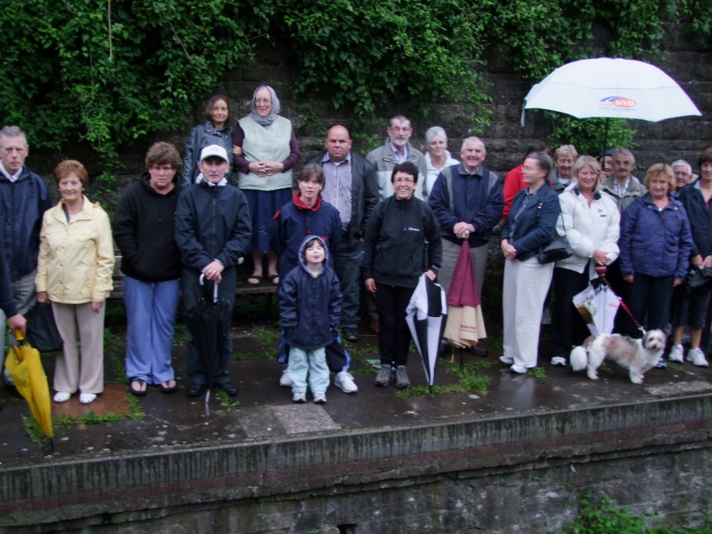 Crowd view, Rail line walk