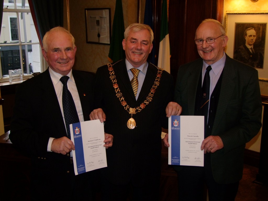 Cork Royal Lifesaving Club awardees, Michael O'Sullivan and Vincent Cassidy with Lord Mayor, Cllr Michael O'Connell