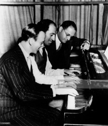 840b. George Gershwin at piano with Ira Gershwin and Fred Astaire (2)