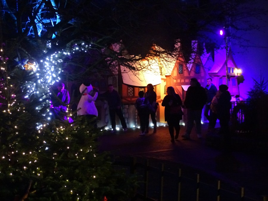 The Glow Festival on the Grand Parade & in Bishop Lucey Park attracts large numbers of citizens and visitors to Ireland's southern capital, December 2018