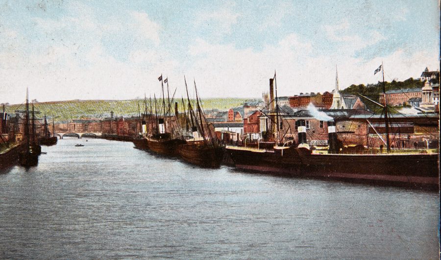 1077a. Steamships at Penrose Quay, c.1910 (source: Cork City Through Time by Kieran McCarthy and Dan Breen).