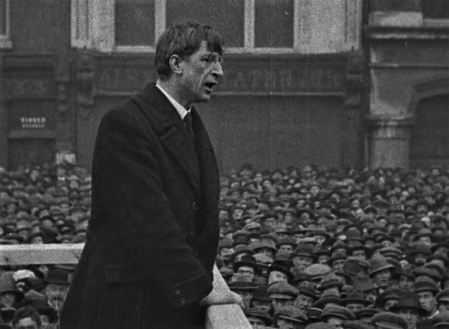  1137a. Footage still of Éamon de Valera delivering his oration at the Anti-Treaty event in Dublin, 12 February 1921 (picture: Irish Film Archive). 