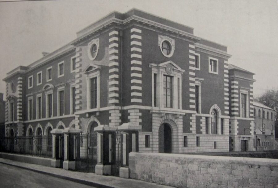 1272a. Crawford Municipal Technical Institute, Cork, 1912 (source: Cork City Library)