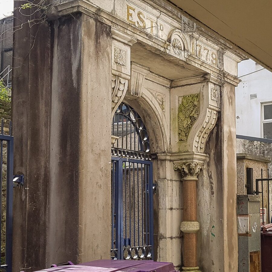 1258b. Historical archway (1779) now embedded behind buildings off Kyrl’s Quay (picture: Kieran McCarthy).